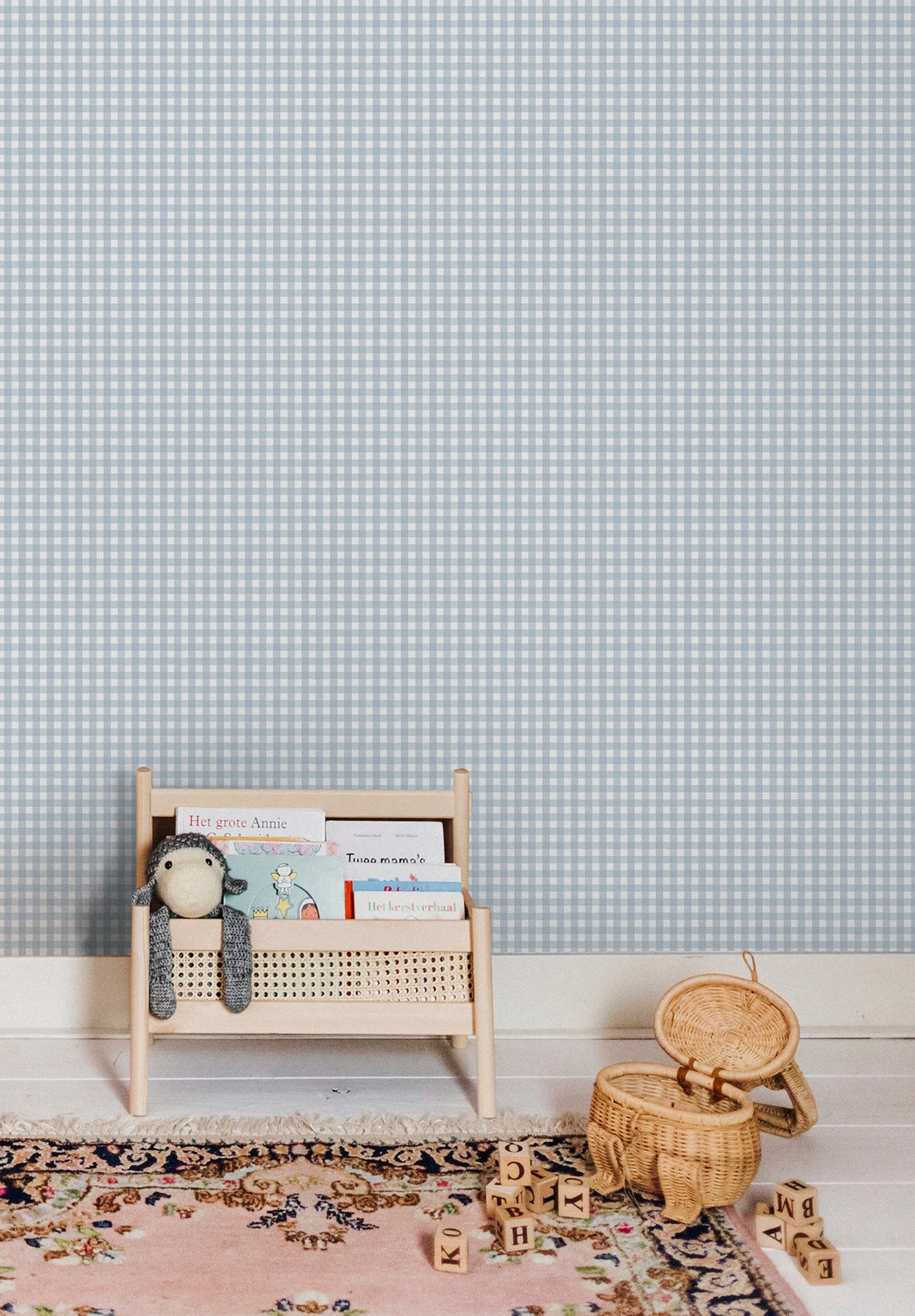 Papier peint Petit Vichy coloris Ciel dans une chambre d'enfant