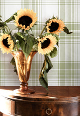 Papier peint Tartan coloris Vert Olive dans un salon avec tournesols